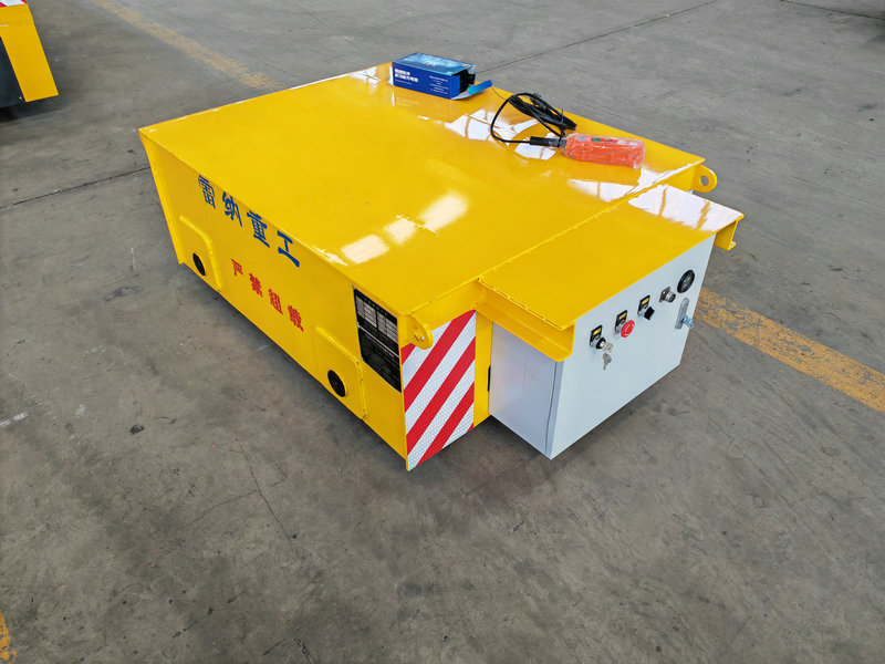 Rail Transfer Car Operating Battery Makaroni Makaroni Makaroni