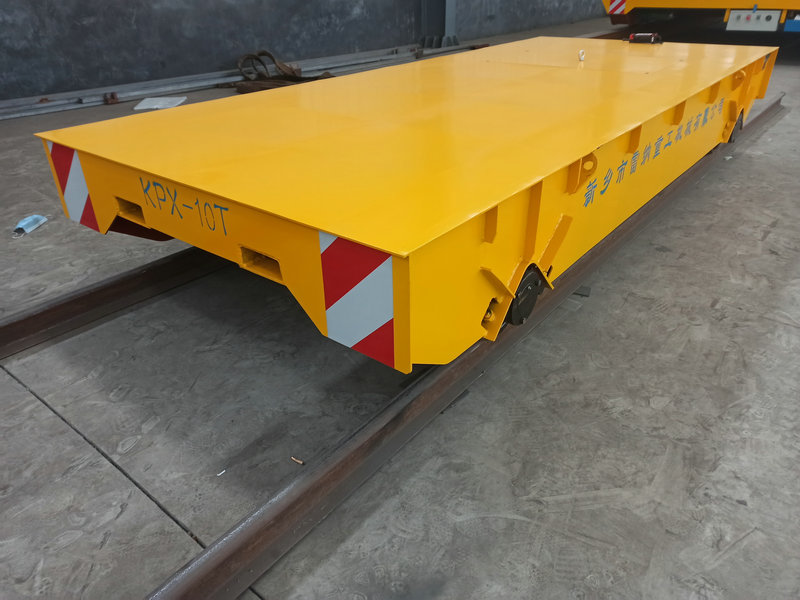 Elektrik Flat Carts in Paint Spray Boots.