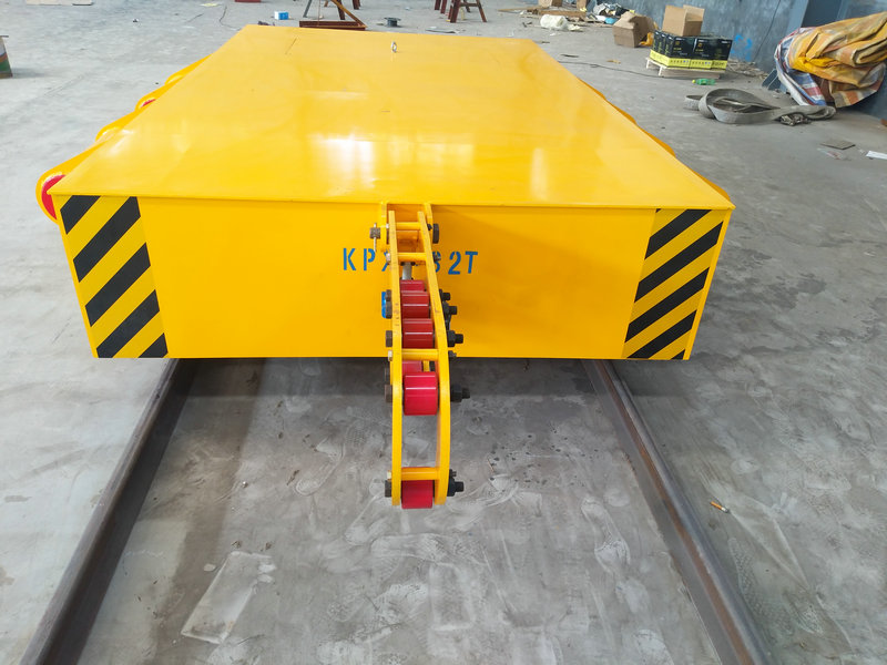 32 Ton Trolley Connected to Traktor